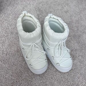 Women's White Winter Boots